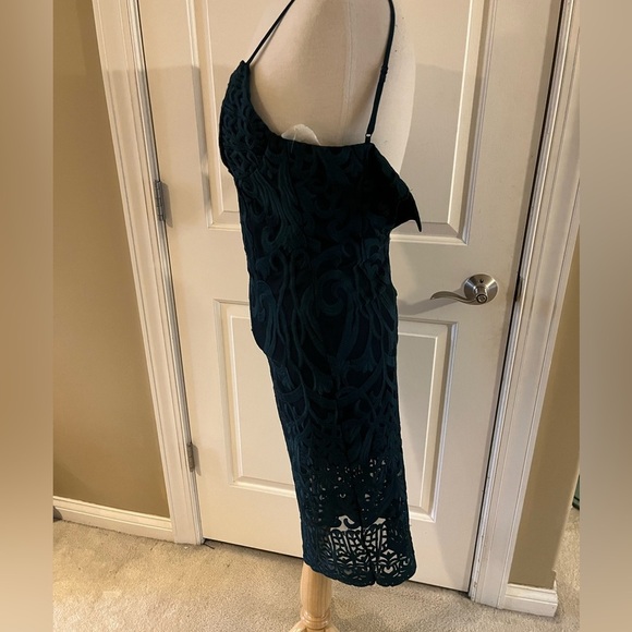 Bardot Gia Lace Midi Dress-NWT Size 4-Party/Holiday Dazzle - Picture 4 of 16